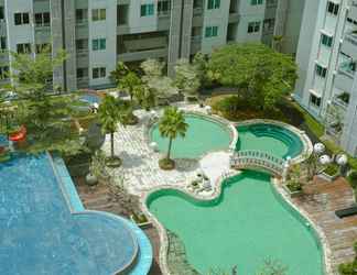 Swimming Pool 2 1BR Comfortable At Sky Terrace Apartment in Strategic Area By Travelio