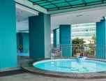 SWIMMING_POOL 1BR Elegant and Comfy Green Central City Apartment By Travelio