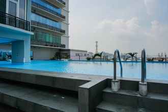 Kolam Renang 4 Studio Elegant Apartment at Pasar Baru Mansion By Travelio