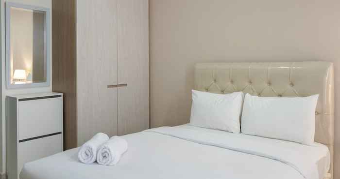 Bedroom Studio Room Stunning at Menteng Park Apartment By Travelio