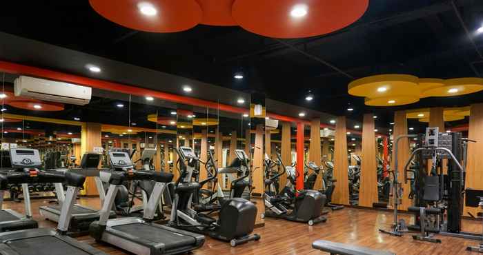 Fitness Center Studio Cozy with City View at Signature Park Grande Apartment By Travelio