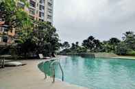 Swimming Pool 2BR Homey at Cervino Village Apartment By Travelio