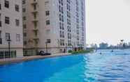 Kolam Renang 7 2BR Homey Apartment at Kota Ayodhya Residence By Travelio