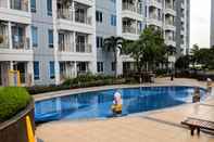 Kolam Renang Connected to Mall Studio Apartment at Anderson Supermall Mansion By Travelio