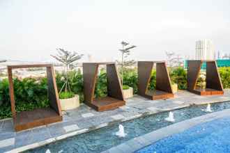 Swimming Pool 4 Studio Spacious with City View West Vista Apartment By Travelio