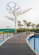SWIMMING_POOL Studio Spacious with City View West Vista Apartment By Travelio