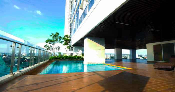 Swimming Pool Studio Newly Furnished Apartment at Menteng Park By Travelio