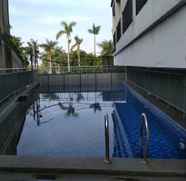 Swimming Pool 2 Studio Relaxing Near ITB at Beverly Dago Apartment By Travelio