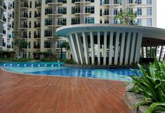 로비 2 Minimalist and Relaxing 1BR at Puri Orchard By Travelio