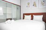 Kamar Tidur 2BR Modern at Signature Park Grande Apartment By Travelio