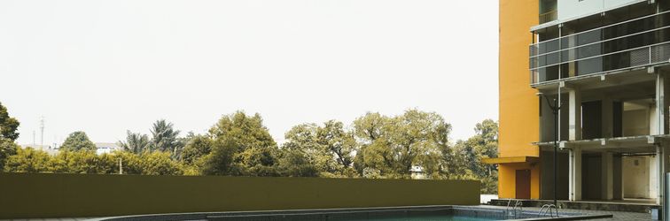 大廳 Clean 2BR at Pancoran Riverside Apartment By Travelio