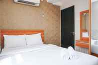 ห้องนอน Clean 2BR at Pancoran Riverside Apartment By Travelio