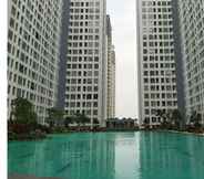 Swimming Pool 2 2BR Best Apartment @ Midtown Residence By Travelio