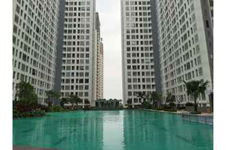 Hồ bơi 4 2BR Best Apartment @ Midtown Residence By Travelio