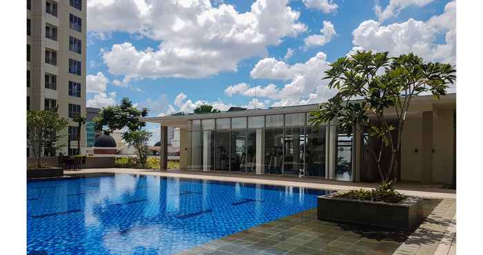 Swimming Pool 1BR at Serpong Midtown Signature Apartment By Travelio