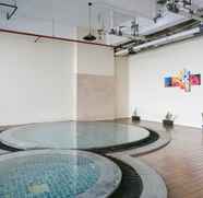 Swimming Pool 2 Studio Spacious and Modern at Atlanta Apartment By Travelio