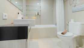 In-room Bathroom 5 Studio Elegant and Comfy Azalea Suites Apartment Cikarang By Travelio