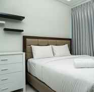 Bedroom 5 1BR Comfy and Best View Puri Mansion Apartment By Travelio