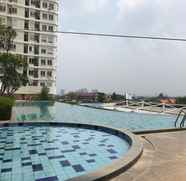 Bangunan 4 Cozy Studio at Cinere Bellevue Apartment By Travelio