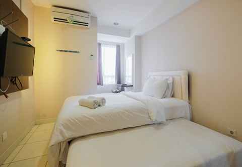 Bedroom Cozy Studio at Cinere Bellevue Apartment By Travelio