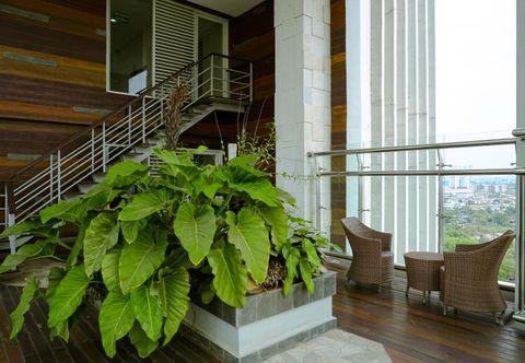 Lobby Sky Terrace 2Bedroom Apartment with Pool View By Travelio
