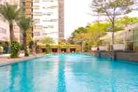 Kolam Renang Strategic and Spacious 3BR at One Park Gandaria Apartment By Travelio