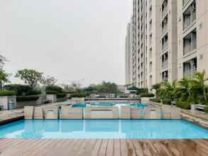 Swimming Pool 4 2BR Tranquil Apartment at Bintaro Park View By Travelio