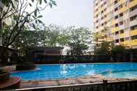 Swimming Pool Best Value 2BR Apartment at Sentra Timur By Travelio