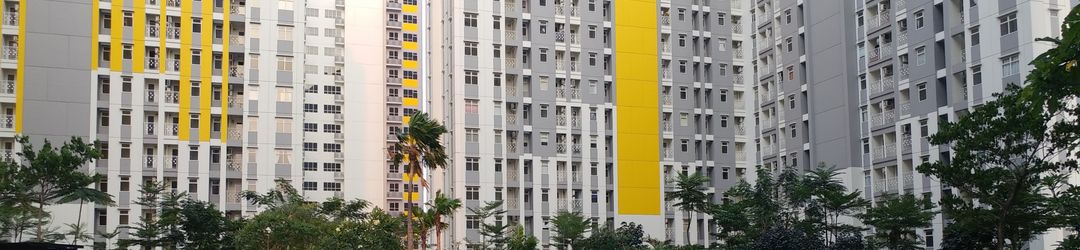 Lobby 2BR Cozy at Springlake Summarecon Bekasi Apartment By Travelio