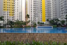 Lobby 2BR Cozy at Springlake Summarecon Bekasi Apartment By Travelio