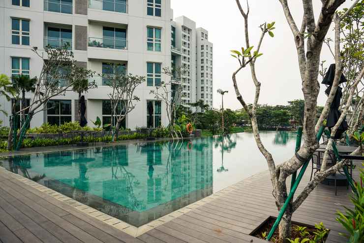 SWIMMING_POOL 2BR Minimalist and Cozy at Citralake Suites Apartment By Travelio