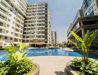 Swimming Pool 2 Studio Scenic & Trendy Apartment at Gateway Pasteur By Travelio