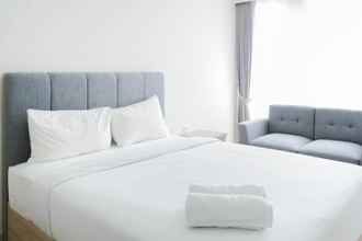 Kamar Tidur 4 Minimalist Studio Room Menteng Park Apartment By Travelio