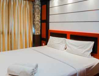 Kamar Tidur 2 2BR Best Price at Tifolia Apartment By Travelio