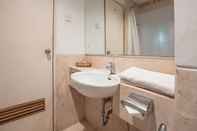 In-room Bathroom Hotel Bulevar Tanjung Duren