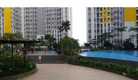 Swimming Pool 2 2BR Apartment @ Springlake Summarecon By Travelio