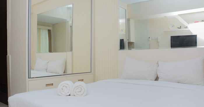 ห้องนอน Studio Apartment at Grand Dhika City By Travelio