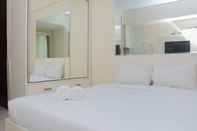 ห้องนอน Studio Apartment at Grand Dhika City By Travelio