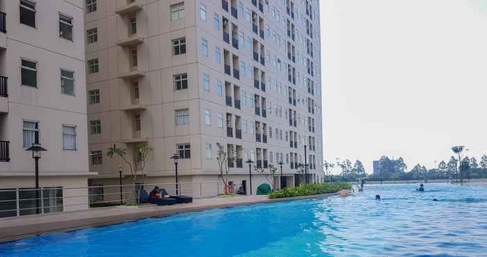 Kolam Renang 2BR Stunning Apartment at Ayodhya Residence Alam Sutera By Travelio