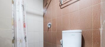 In-room Bathroom 5 1BR Warm and Homey Apartment at Atlanta Residences By Travelio