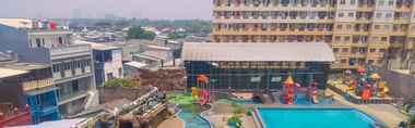 Kolam Renang 3 1BR Best Price Apartment at Teluk Intan By Travelio