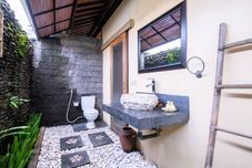 客房浴室 De Angga Villa