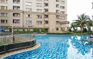 สระว่ายน้ำ 3 Comfy and Homey 2BR at Mediterania Marina Ancol By Travelio