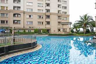 สระว่ายน้ำ 4 Comfy and Homey 2BR at Mediterania Marina Ancol By Travelio