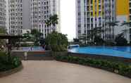 Swimming Pool 4 Modern and Full Parquette Studio Springlake Summarecon By Travelio