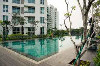 Swimming Pool 4 1BR Minimalist and Comfy Citralakes Suites Apartment By Travelio