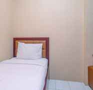 Kamar Tidur 2 2BR Minimalist Apartment at Kalibata City near Shopping Center By Travelio