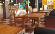 Bar, Cafe and Lounge 3 Novie's Guest House Syariah