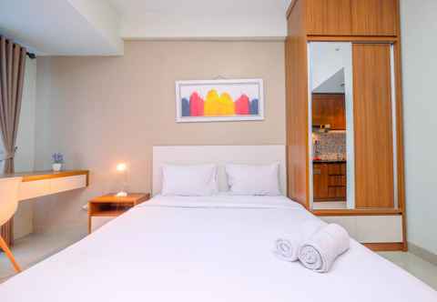 Bedroom Studio Homey and Relaxing at Grand Dhika City Apartment By Travelio