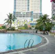 Kolam Renang 2 Studio Affordable Price Apartment at Margonda Residence 2 By Travelio